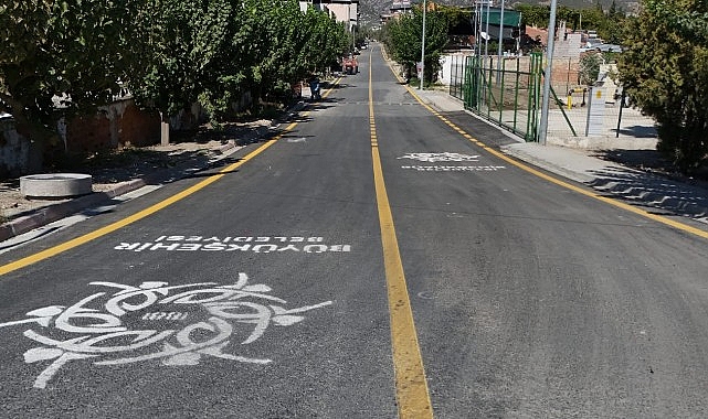 Büyükşehir Belediyesi’nden Buharkent’te yol hamlesi.